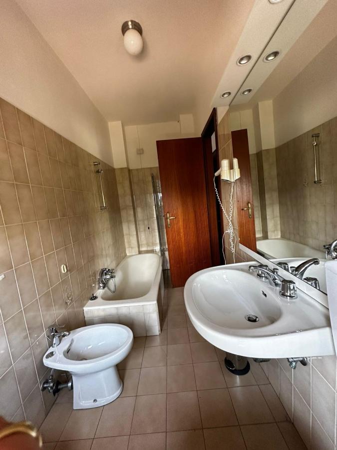 Hotel La Pineta Carrara Eksteriør billede