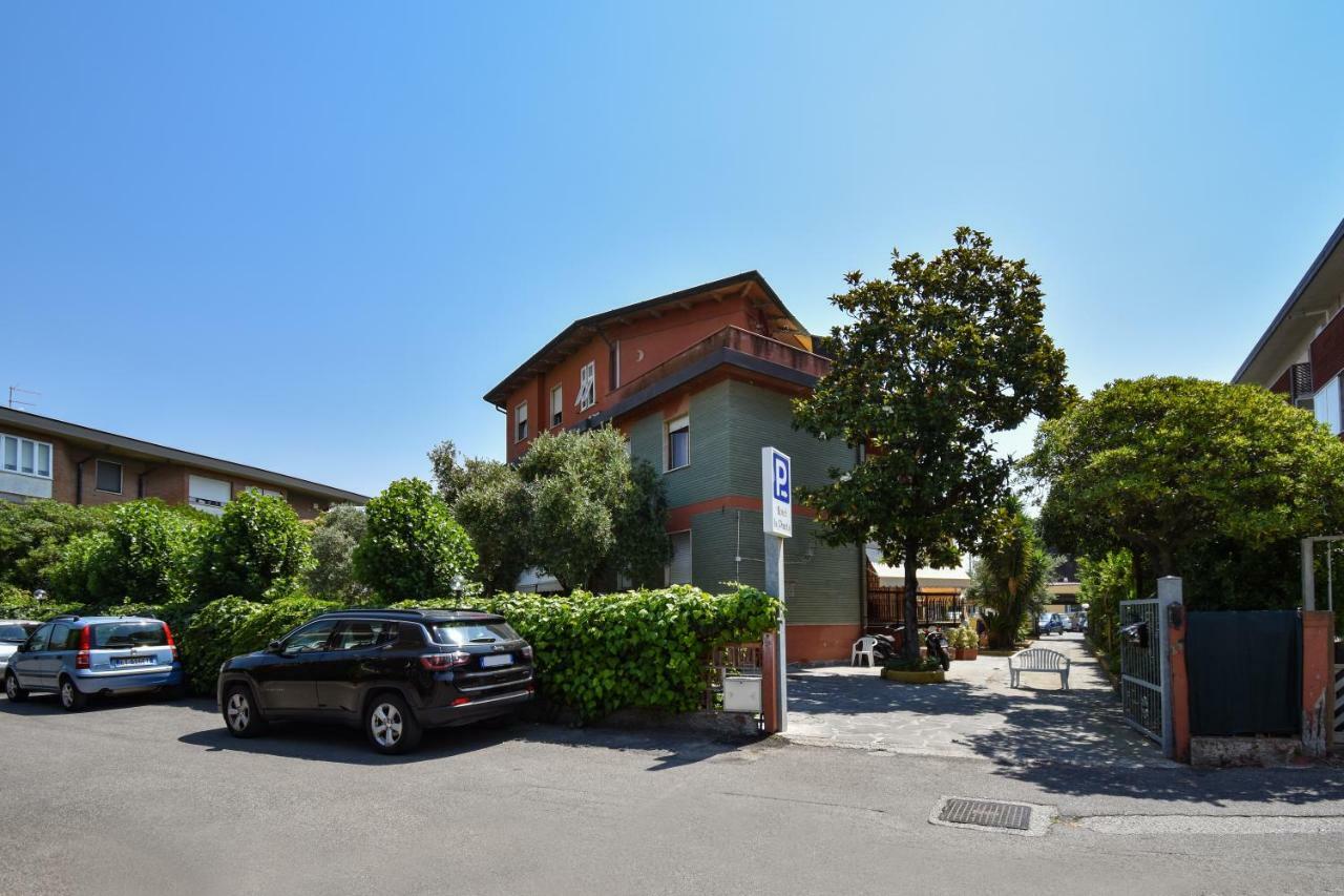 Hotel La Pineta Carrara Eksteriør billede